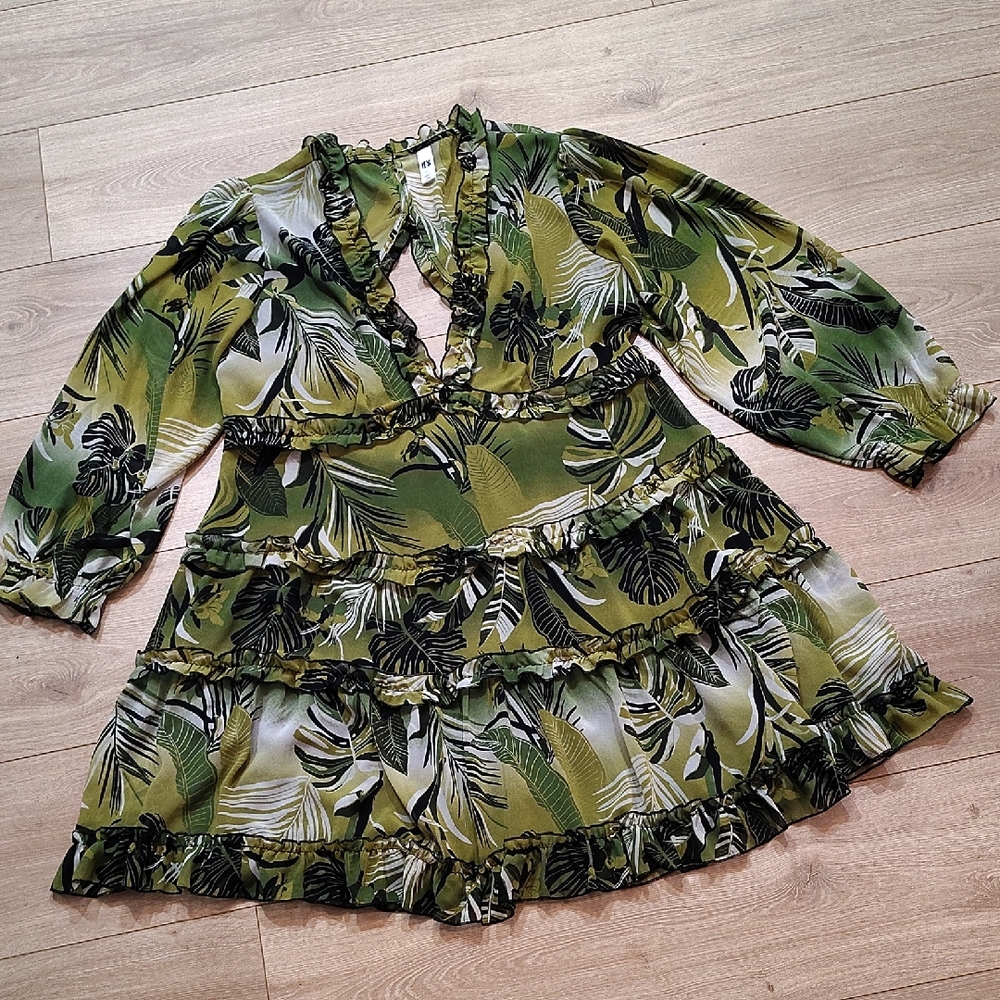 Green Tropical Ruffle V-Neck Mini Dress,  Ladies Plus Size 1X,  Ladies Dress